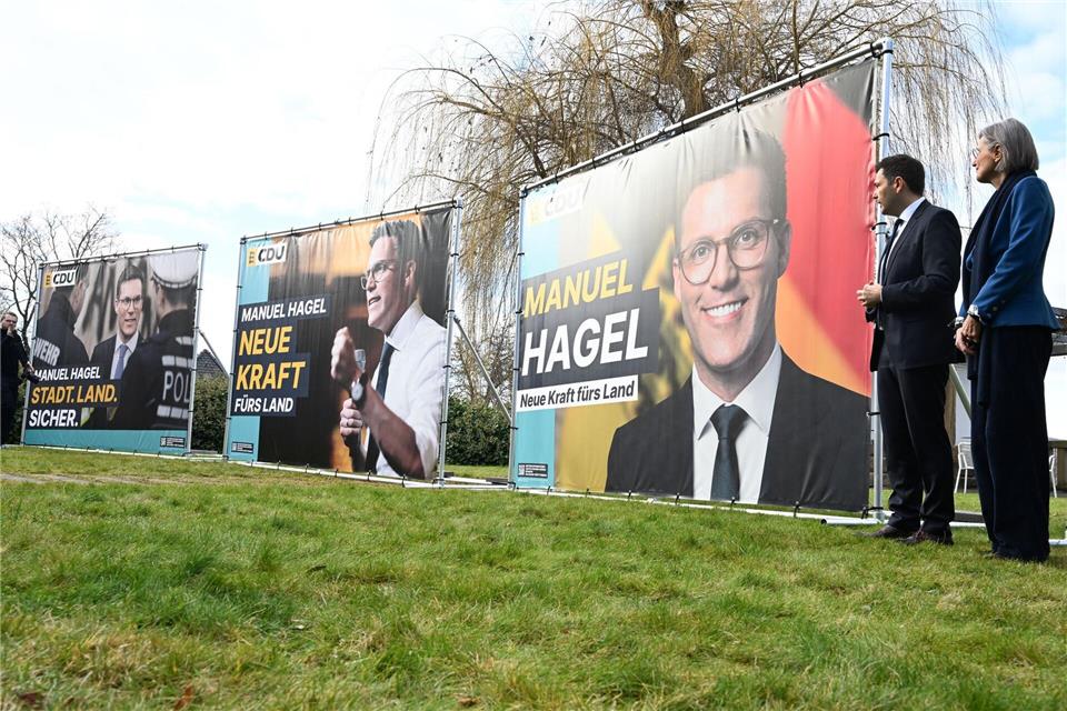 Nach Angaben von CDU-Generalsekretär Vogt wird der Offline-Wahlkampf zum Beispiel auf der Straße immer wichtiger. Bernd Weißbrod/dpa