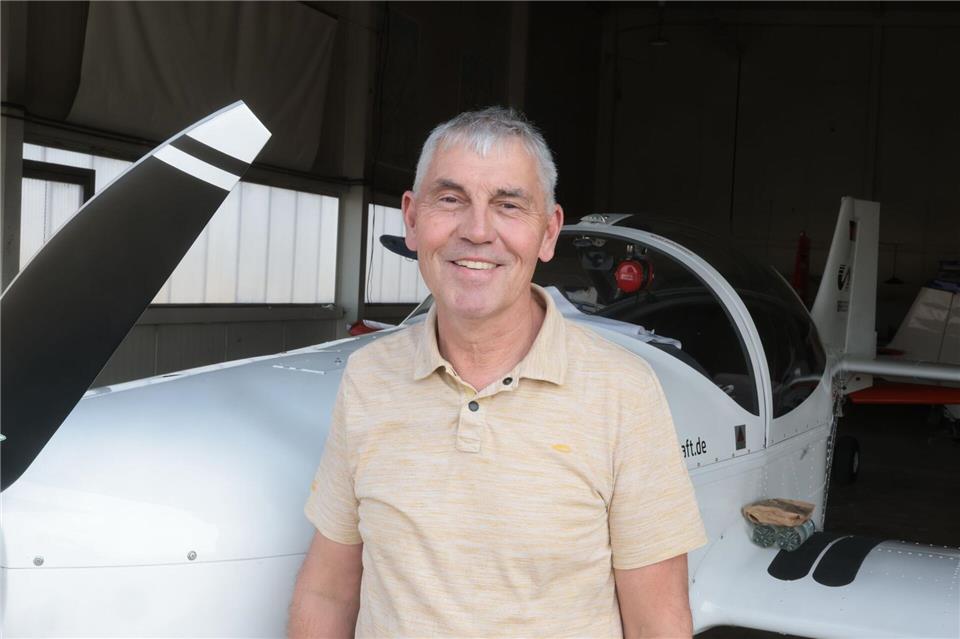 Nach Angaben von Fachleuten muss die Pilotenausbildung nicht unerschwinglich sein. Bodo Schackow/dpa