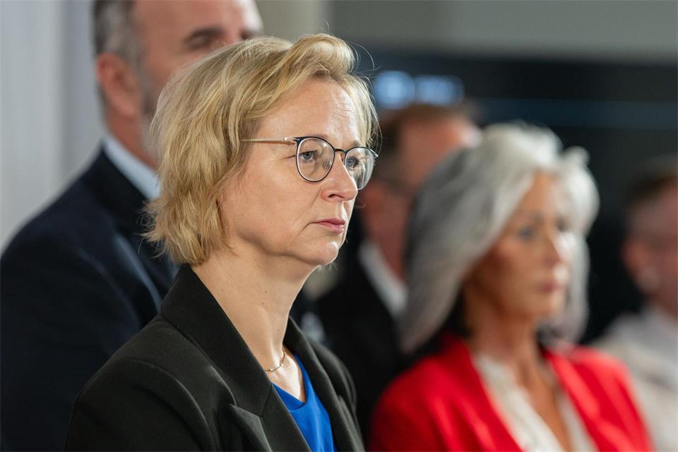 Nach Angaben von Katja Wolf tritt der geschäftsführende Landesvorstand zurück.Jacob Schröter/dpa
