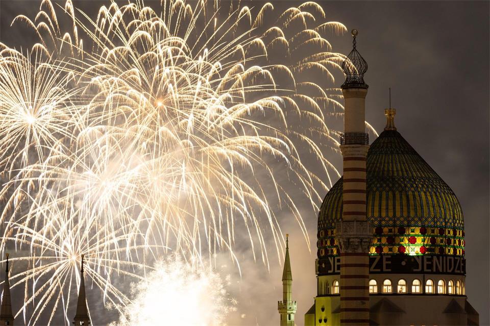 Nach Angaben von Peta geraten vor allem Wildtiere wegen des Lärms von Feuerwerk in lebensbedrohlichen Stress. (Symbolbild) Sebastian Kahnert/dpa