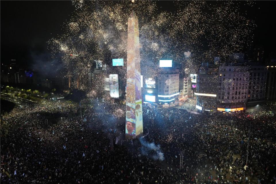 Nach Argentiniens Niederlage im WM-Finale kam es Medienberichten zufolge zu Zusammenstößen im Zentrum von Buenos Aires.Rodrigo Abd/AP/dpa