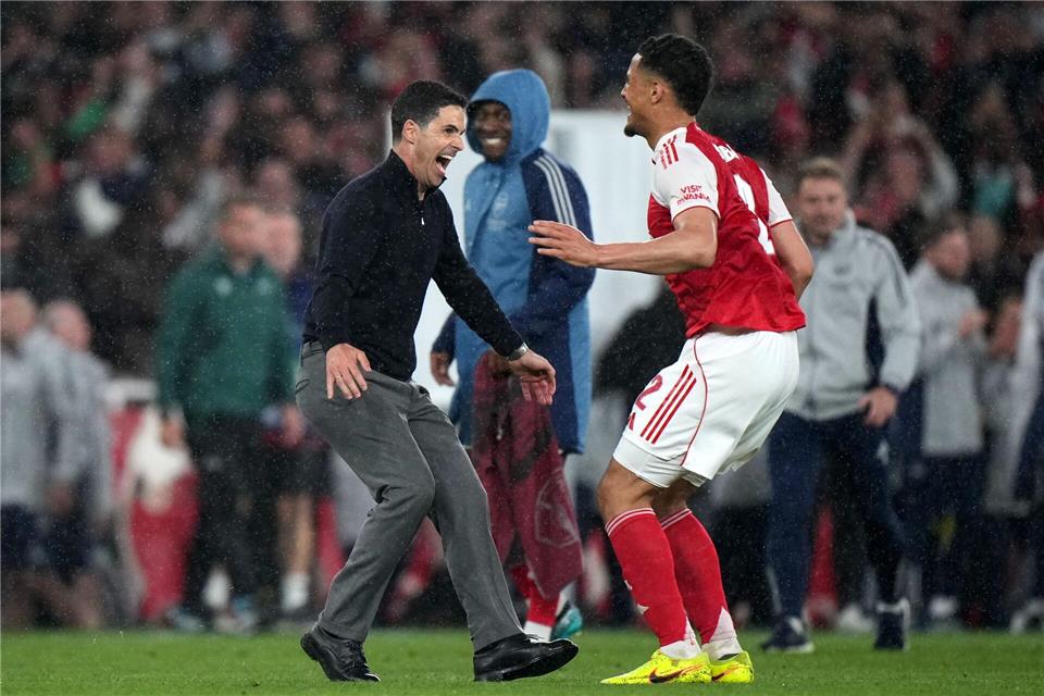 Nach Arsenals Champions-League-Finaleinzug brach im Stadion Partystimmung aus.Alastair Grant/AP/dpa