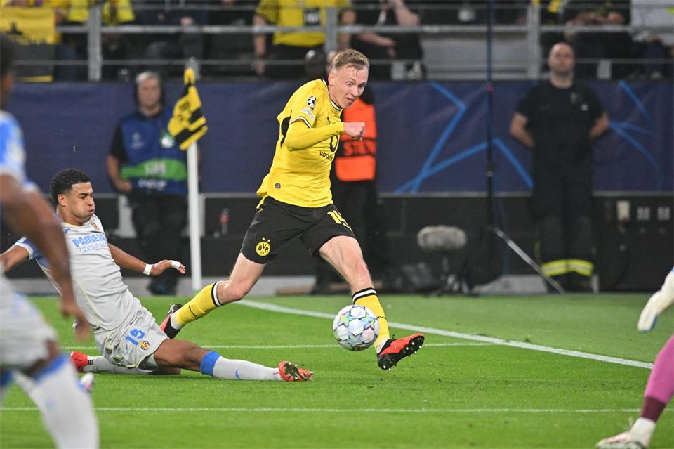 Nach Beiers Hereingabe fiel das 1:0.Bernd Thissen/dpa