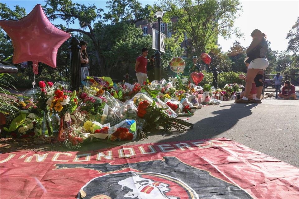 Nach Erkenntnissen von Ermittlern ließ sich der Schütze vor der Tat von ChatGPT beraten. (Archivbild)Gary McCullough/FR171182 AP/AP/dpa