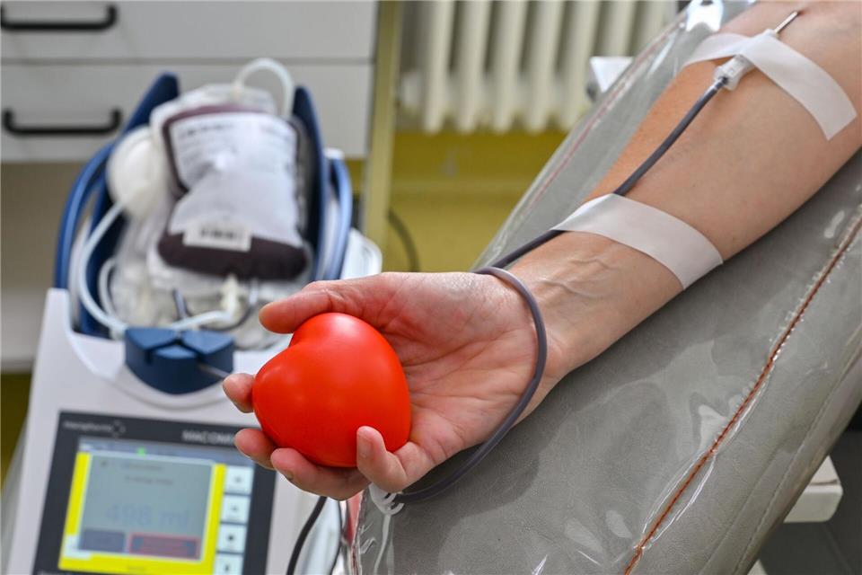 Nach Krankheit, Impfung oder Zahnbehandlung gilt: Erst die vorgeschriebene Pause einhalten, dann Blut spenden.picture alliance/dpa