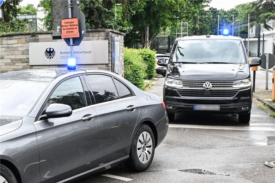 Nach Razzien in mehreren Bundesländern wurden im Mai vergangenen Jahres fünf junge Männer festgenommen, drei weitere saßen da bereits in Untersuchungshaft. (Archivbild) Uli Deck/dpa