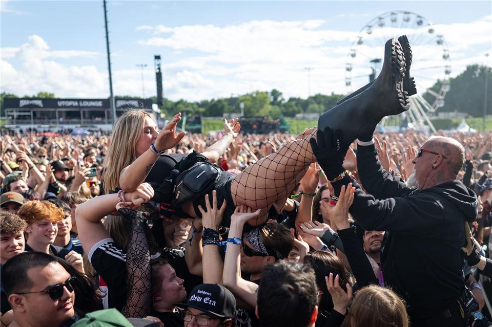 Nach Regen am Morgen kam am ersten Festivaltag später die Sonne raus. Daniel Karmann/dpa