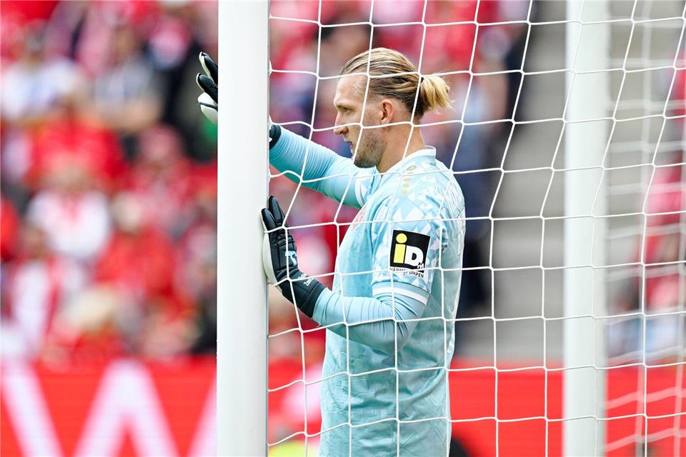 Nach Rotsperre wieder im Tor der Mainzer: Robin ZentnerUwe Anspach/dpa