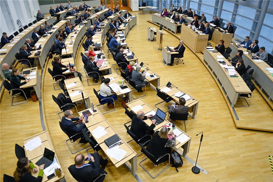 Nach Softwareproblemen fehlten den Abgeordneten zuletzt aktuelle Finanzdaten. (Symbolfoto)Klaus-Dietmar Gabbert/dpa