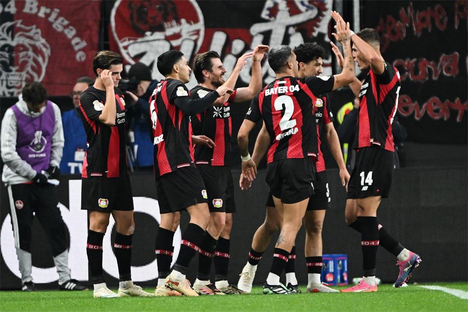 Nach Startschwierigkeiten drehte Bayer die Pokalpartie gegen Nürnberg und zog mit einem 5:2 ins Achtelfinale ein. Federico Gambarini/dpa