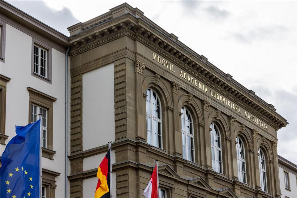 Nach Verabschiedung des hessischen Hochschulpakts im vergangenen Sommer sind Hessens Universitäten zu Einsparungen gezwungen. Christian Lademann/dpa