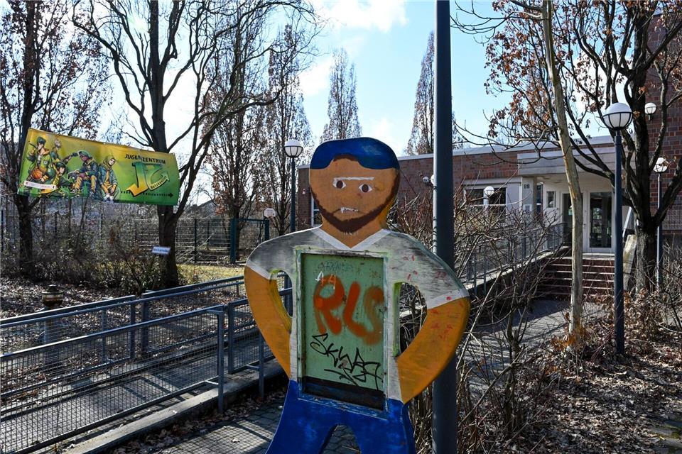 Nach Vergewaltigungsvorwürfen in einem Jugendzentrum in Berlin-Neukölln bleibt die Einrichtung zunächst geschlossen. (Archivbild) Jens Kalaene/dpa