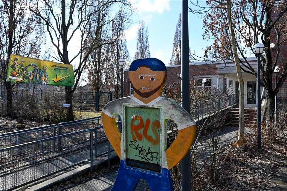 Nach Vergewaltigungsvorwürfen in einem Jugendzentrum in Berlin-Neukölln bleibt die Einrichtung zunächst geschlossen. (Archivbild) Jens Kalaene/dpa