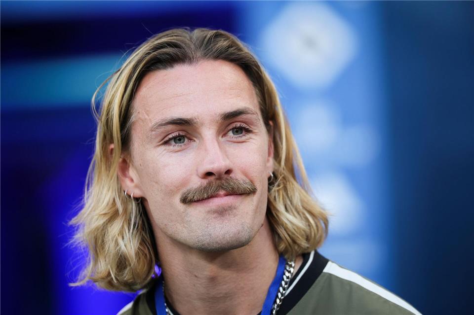 Nach Verletzung schneller zurück als befürchtet: St. Paulis Jackson Irvine. (Archivbild)Christian Charisius/dpa