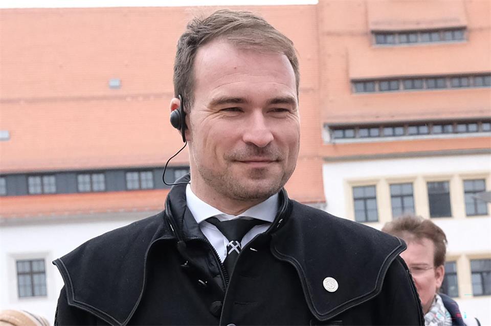 Nach Vorwürfen gegen Freibergs Oberbürgermeister Philipp Preißler (Freie Wähler) hat die Kommunalaufsicht ein Disziplinarverfahren eingeleitet. (Archivbild)Sebastian Willnow/dpa