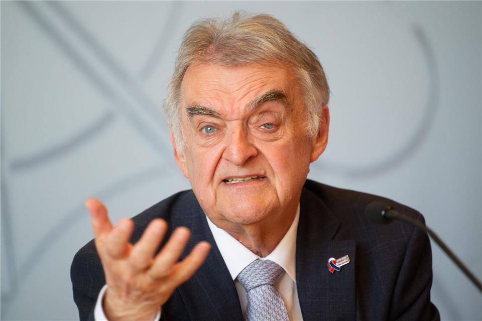 Nach Worten von Innenminister Reul ist die Gefahr islamistischer Anschläge „abstrakt hoch“. (Archivbild)Henning Kaiser/dpa