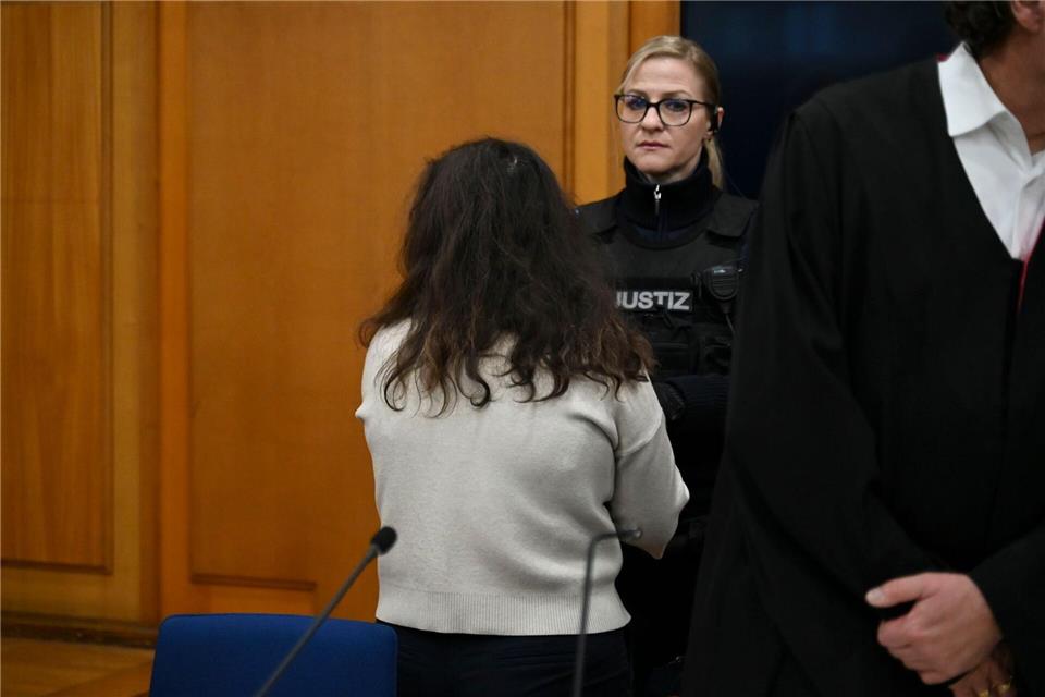 Nach bereits rund einem Dutzend Verhandlungsterminen hat der Prozess gegen die angehende Notfallsanitäterin nun von vorn begonnen.Katharina Kausche/dpa