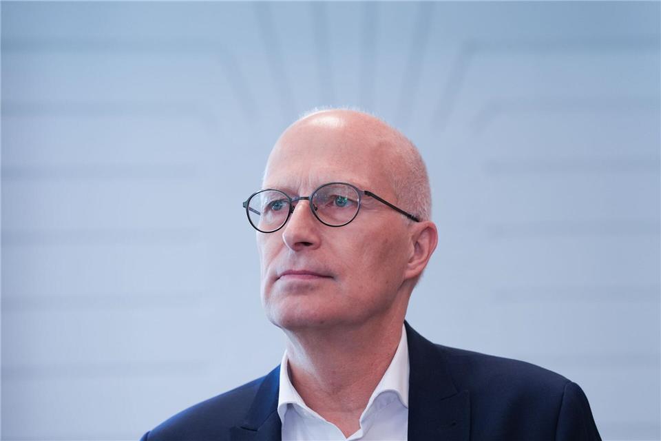 Nach dem Abgang von Olaf Scholz aus der Bundesregierung sieht Hamburgs Bürgermeister Peter Tschentscher die Stellung der Stadt im Bund nicht geschwächt. (Archivbild)Marcus Brandt/dpa