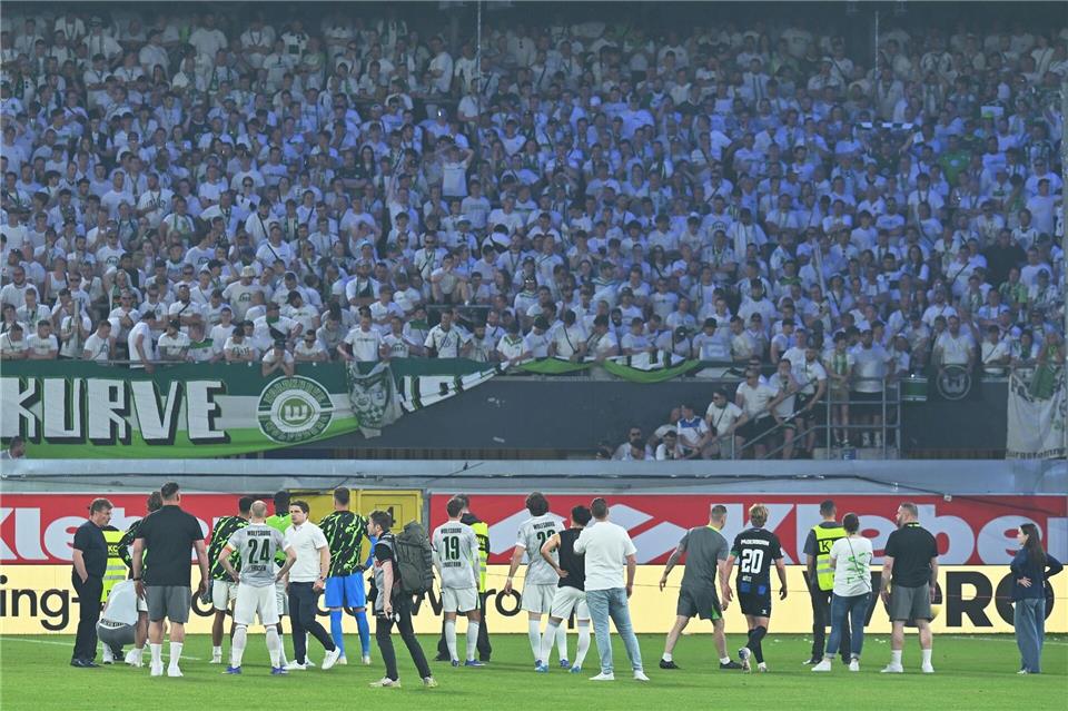 Nach dem Abstieg kommt beim VfL Wolfsburg alles auf den Prüfstand.Swen Pförtner/dpa