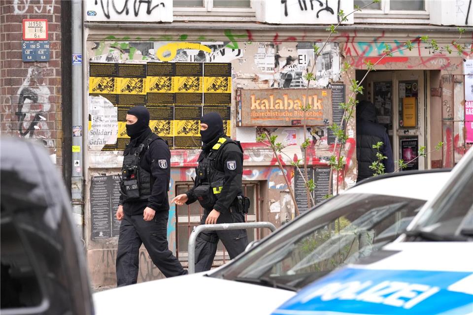 Nach dem Anschlag auf Stromleitungen zum Berliner Techpark Adlershof 2025 durchsucht die Polizei Wohnungen in mehreren Bundesländern. Soeren Stache/dpa