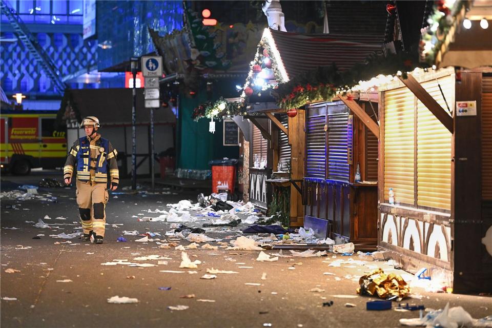 Nach dem Anschlag auf den Weihnachtsmarkt wurde das Konzept des Marktes verändert. (Archivbild)Heiko Rebsch/dpa