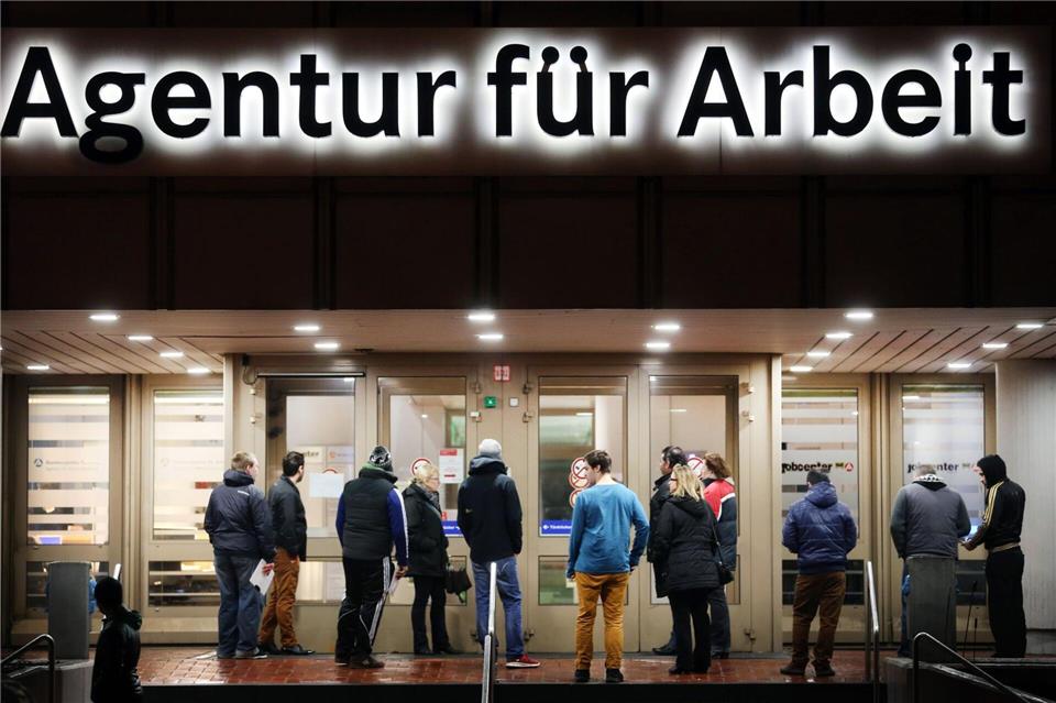Nach dem Anstieg im August erholte sich der Arbeitsmarkt in NRW zuletzt wieder.Martin Gerten/dpa
