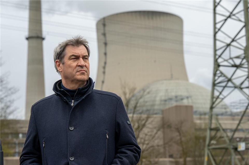 Nach dem Austritt Deutschlands aus der Kernenergie fordert CSU-Chef Markus Söder neue Wege zur Nutzung der Atomkraft. Sein Verweis auf kanadische Mini-Meiler sorgt nun für Kritik von den Grünen. (Archivbild) Peter Kneffel/dpa