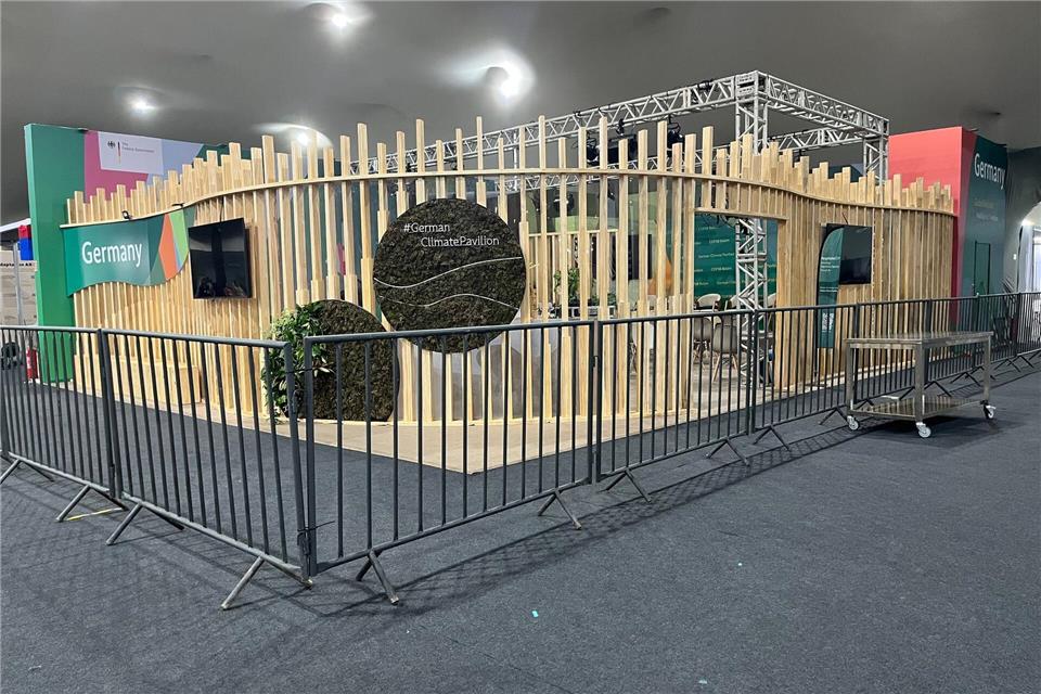 Nach dem Brand am Donnerstag wurde auch der deutsche Pavillon gesperrt.Martina Herzog/dpa