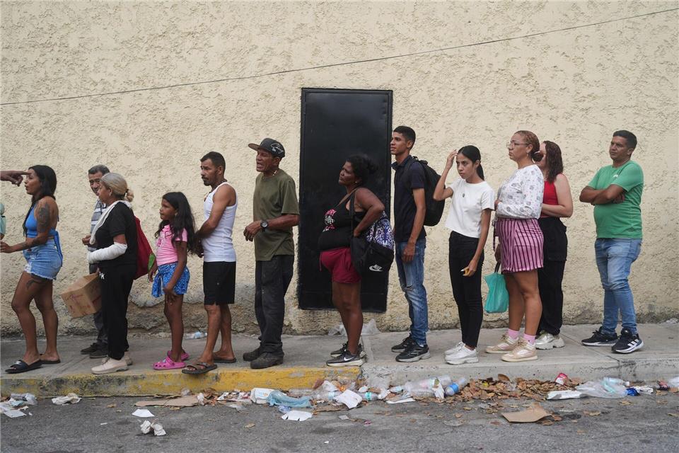 Nach dem Erdbeben sind viele Menschen auf humanitäre Hilfe angewiesen. Ariana Cubillos/AP/dpa