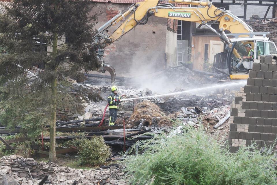 Nach dem Feuer in Drognitz in Südostthüringen laufen die Ermittlungen zur Brandursache. (Archivbild)Bodo Schackow/dpa