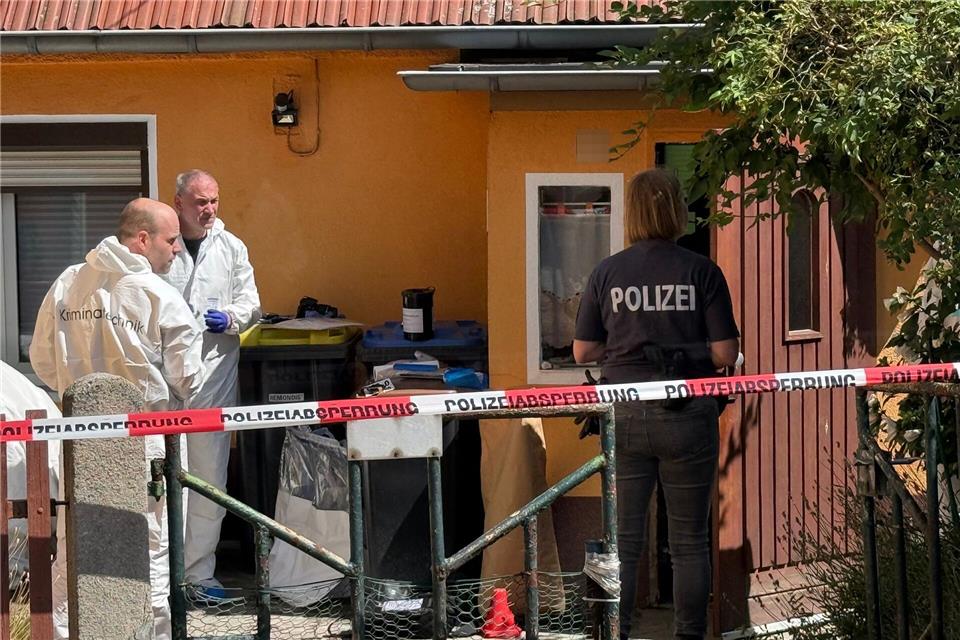 Nach dem Fund der Leichen eines Mannes und einer Frau in Ortrand laufen die Ermittlungen. (Archivbild)Andreas Richter/dpa