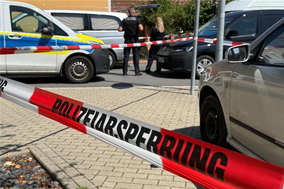 Nach dem Fund zweier Toter in Ortrand haben die Ermittler einen Tatverdächtigen. (Archivbild)Andreas Richter/dpa