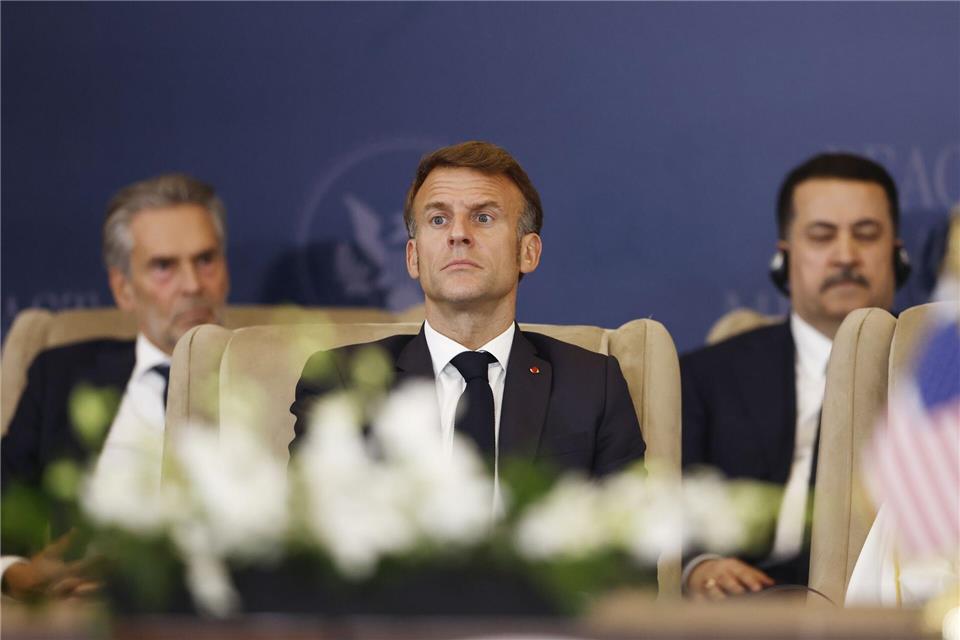 Nach dem Gaza-Friedensgipfel fordert der französische Präsident Emmanuel Macron eine äußerst strenge internationale Überwachung im Gazastreifen.Yoan Valat/Pool EPA/AP/dpa