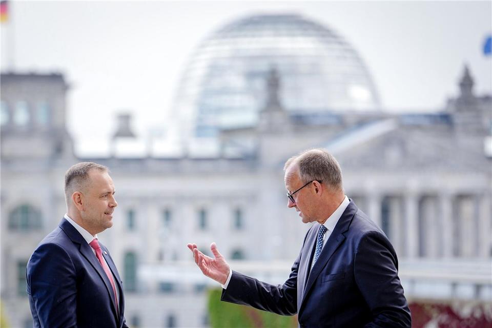 Nach dem Gespräch mit Bundespräsident Steinmeier traf sich Polens Präsident Nawrocki mit Bundeskanzler MerzKay Nietfeld/dpa