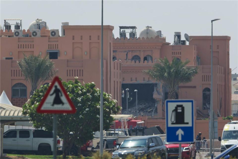 Israel erhöht nach Angriffen in Katar den Druck Nach dem Luftangriff in Doha erhöht Israel den Druck. Jon Gambrell/AP/dpa
