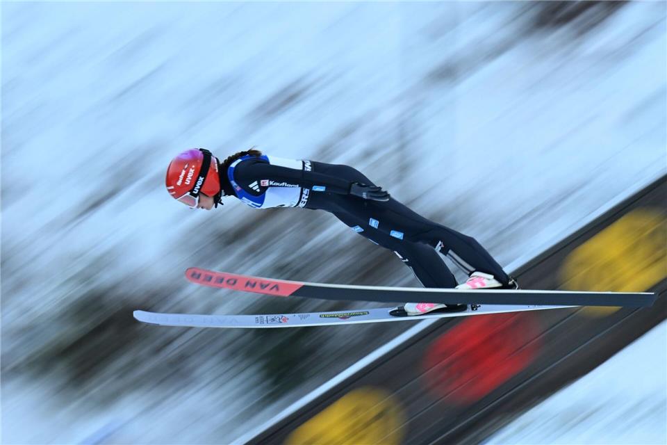 Nach dem Skispringen lag Armbruster auf Rang vier.Hendrik Schmidt/dpa