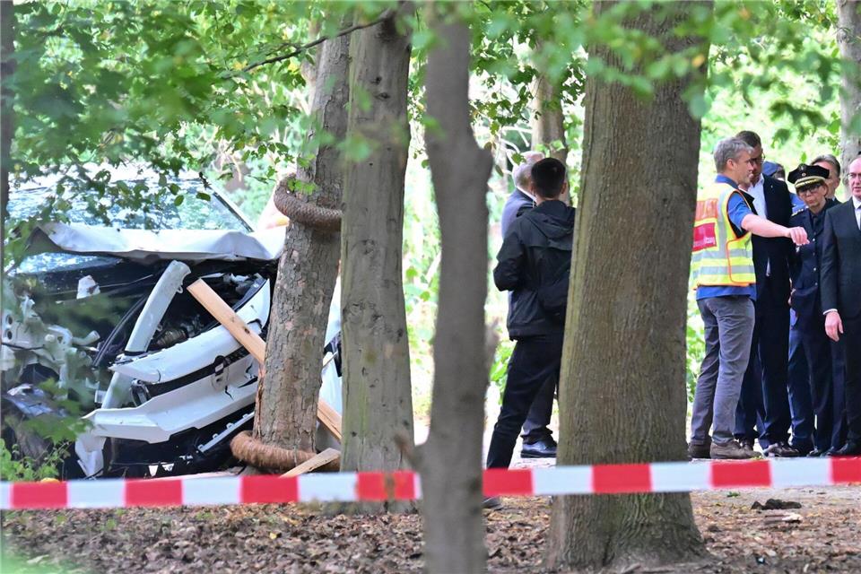 Nach dem Terroranschlag beim Berliner CSD diskutiert die Politik über eine schärfere Überwachung islamistischer Gefährder. Sebastian Gollnow/dpa