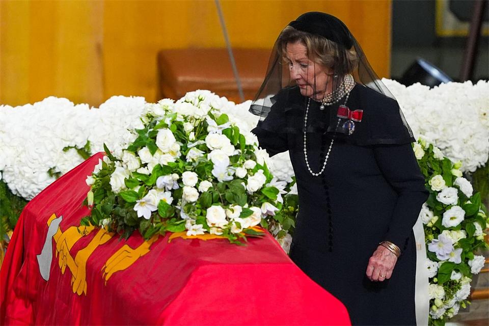 Nach dem Tod ihres Mannes König Harald V. ist Sonja - hier bei der Trauerfeier im September zu sehen - auch nicht mehr „Ihre Majestät“. (Archivbild)Lise Åserud/POOL NTB/AP/dpa