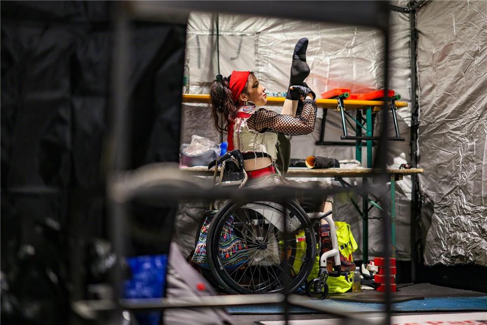 Nach dem Unfall glaubt sie vorerst, mit dem Zirkus abgeschlossen zu haben.Christoph Reichwein/dpa