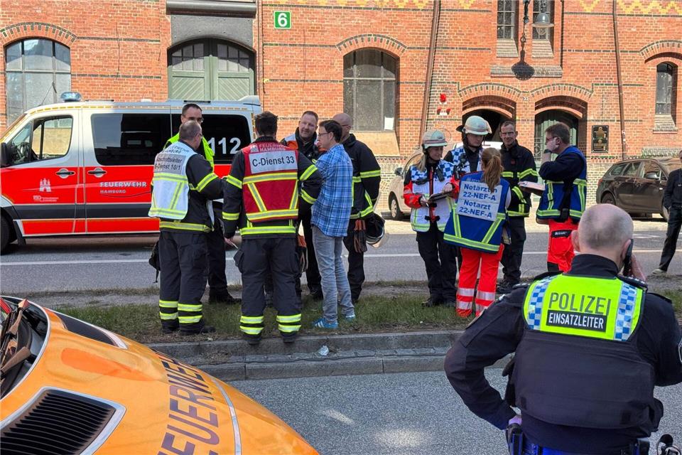Nach dem Versprühen von Reizgas hat die Hamburger Feuerwehr das Minitatur Wunderland geräumt.Jonas Walzberg/dpa