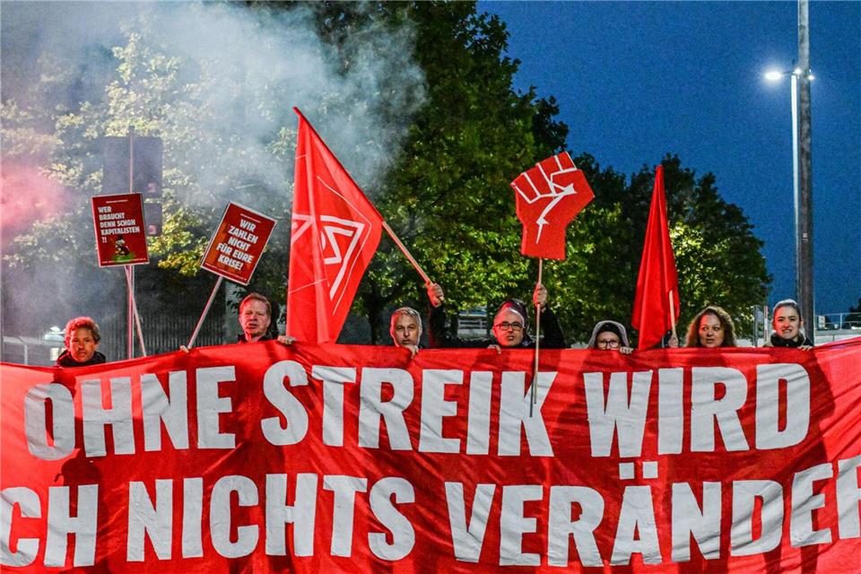 Nach dem angekündigten Kahlschlag bei Bosch sind viele Mitarbeiter wütend und kämpferisch. Jason Tschepljakow/dpa