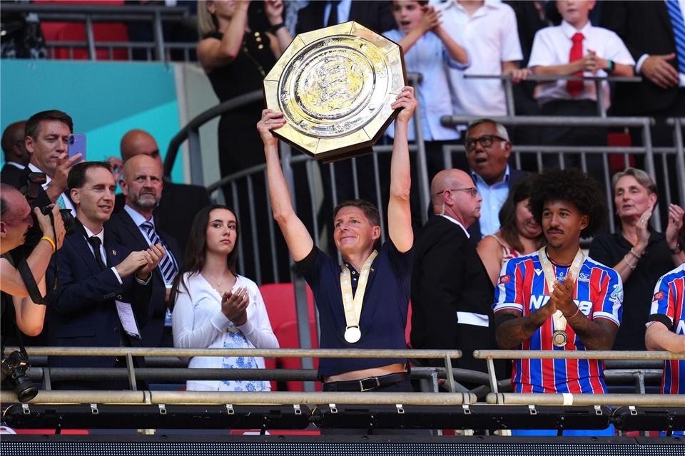 Nach dem ersten Titel in dieser Saison kassierte Crystal Palace um Trainer Oliver Glasner nun vor dem Internationalen Sportgerichtshof Cas eine Pleite. John Walton/PA Wire/dpa