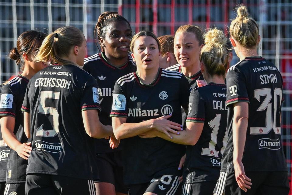 Nach dem frühen Jubel folgte der schnelle Dämpfer für die Münchnerinnen.Soeren Stache/dpa