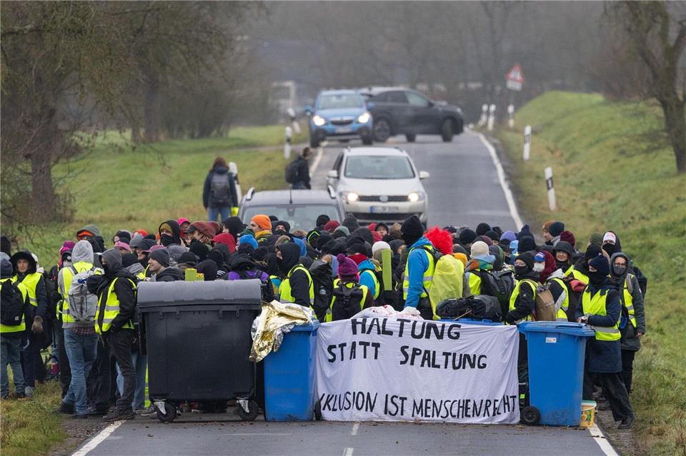 Nach dem großen Polizeieinsatz in Gießen entbrannte eine Debatte über angemessenen Protest und den Umgang der Polizei damit.Lando Hass/dpa