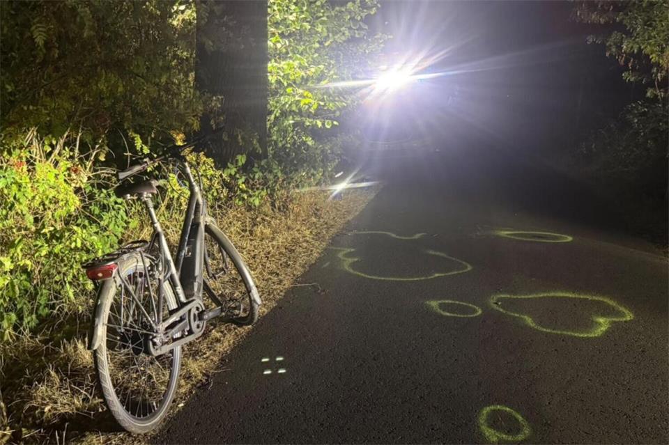 Nach dem schweren Unfall in Rhede-Vardingholt am 13. August ist die Radfahrerin verstorben.