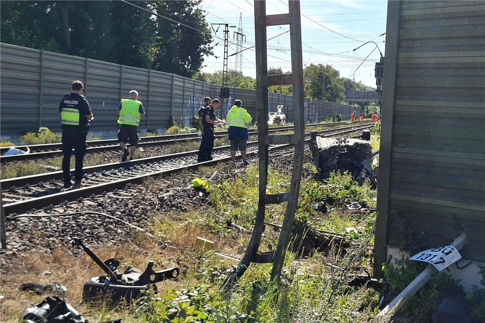 Nach dem tödlichen Unfall an einem Bahnübergang in Bremen ermittelt die Staatsanwaltschaft.Kai Moorschlatt/TNN/dpa