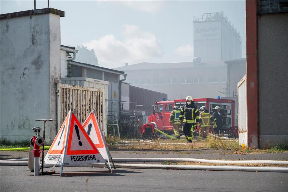 Nach Brand: Pfisterer verlagert Produktion nach Tschechien Nach dem verheerenden Brand eines Fabrikgebäudes in Wunsiedel verlegt der Kabelhersteller Pfisterer seine Produktion dauerhaft nach Tschechien.Daniel Vogl/dpa