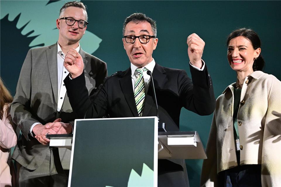 Nach den Hochrechnungen könnte Cem Özdemir neuer Ministerpräsident im Südwesten werden. Bernd Weißbrod/dpa