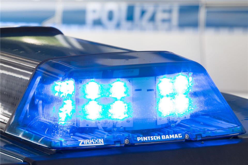 Nach den Schüssen ermittelt die Polizei. (Symbolbild)Friso Gentsch/dpa