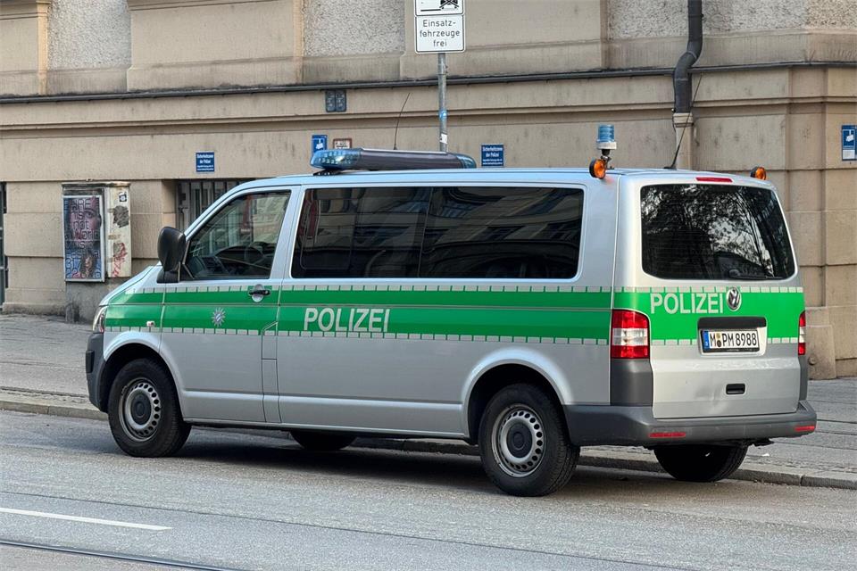 Nach den Übergriffen hatte die Polizei die Zahl der Streifen in dem betroffenen Gebiet deutlich erhöht. (Symbolbild)Valentin Gensch/dpa